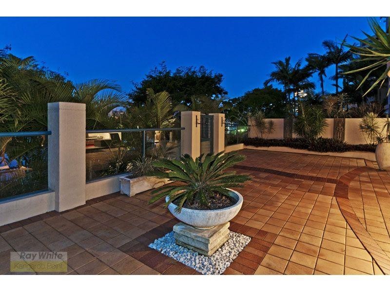 3/2 Goodwin Street, Kangaroo Point QLD 4169