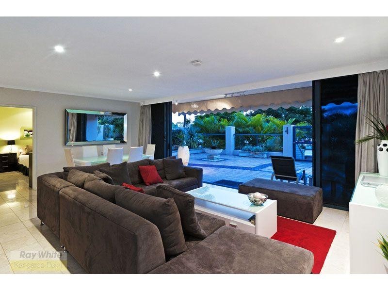 3/2 Goodwin Street, Kangaroo Point QLD 4169