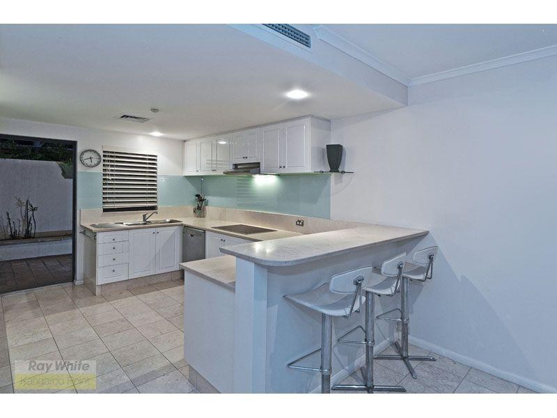 3/2 Goodwin Street, Kangaroo Point QLD 4169
