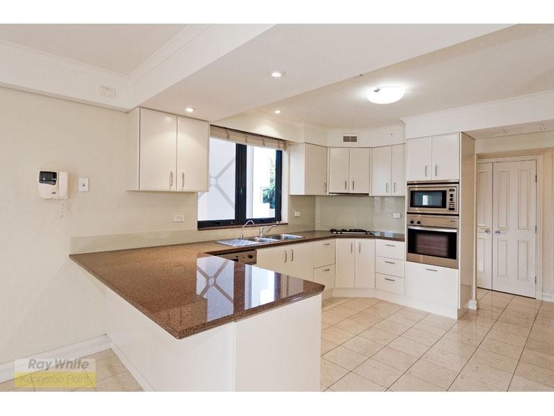 76 Thorn Street, Kangaroo Point QLD 4169