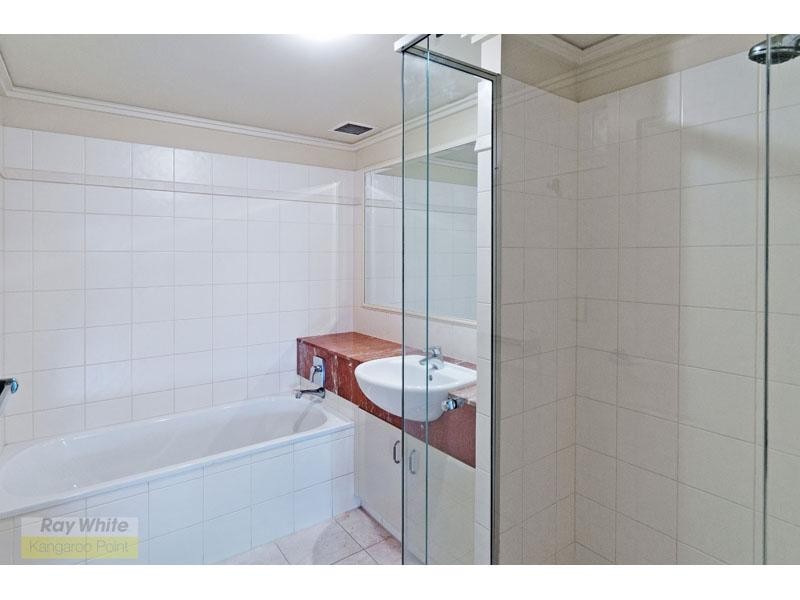 76 Thorn Street, Kangaroo Point QLD 4169