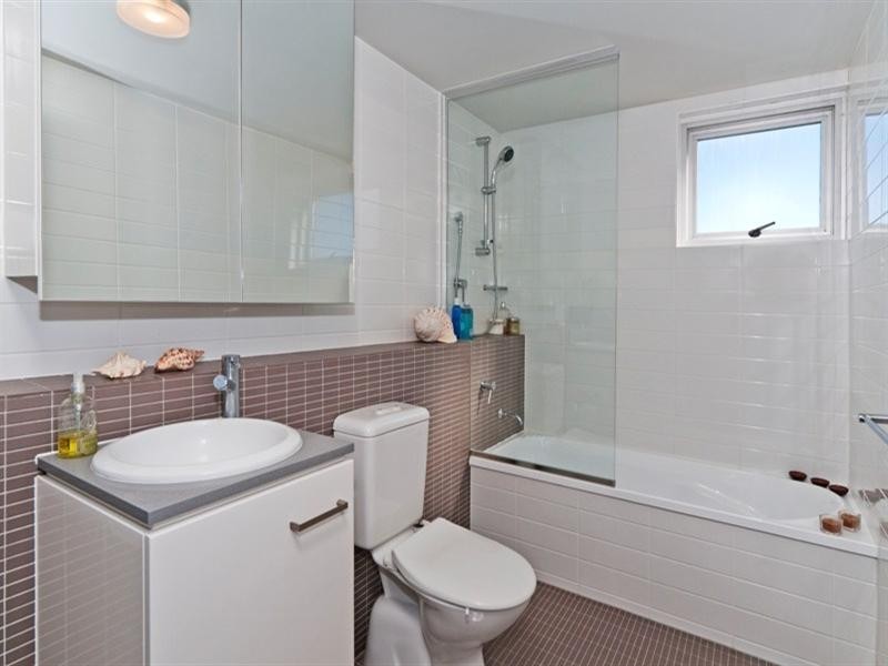 97 Lambert Street, Kangaroo Point QLD 4169