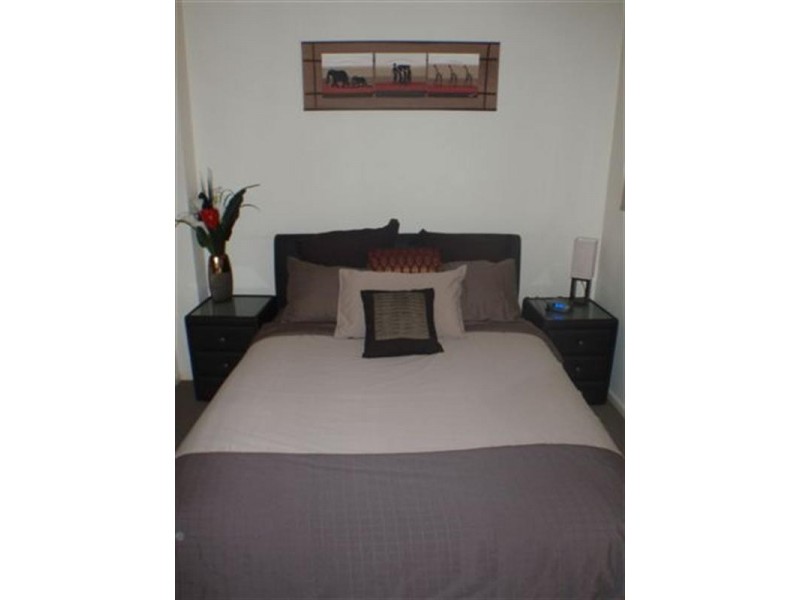 85 Deakin Street, Kangaroo Point QLD 4169