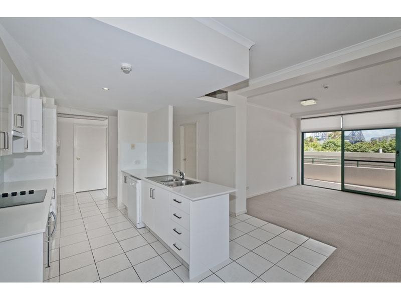 10 Goodwin Street, Kangaroo Point QLD 4169