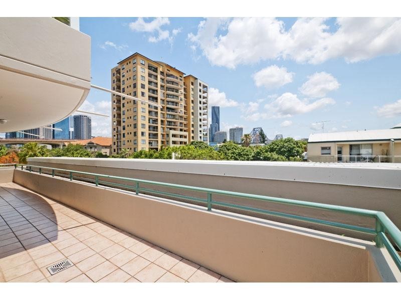 10 Goodwin Street, Kangaroo Point QLD 4169