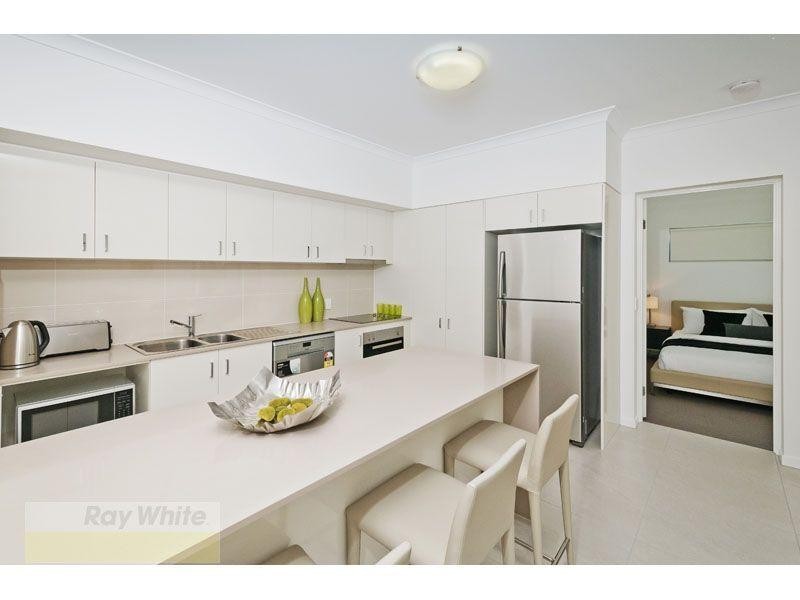 24 Rawlins Street, Kangaroo Point QLD 4169