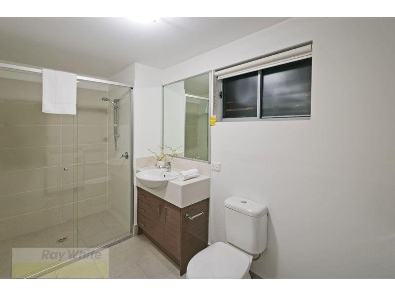 24 Rawlins Street, Kangaroo Point QLD 4169