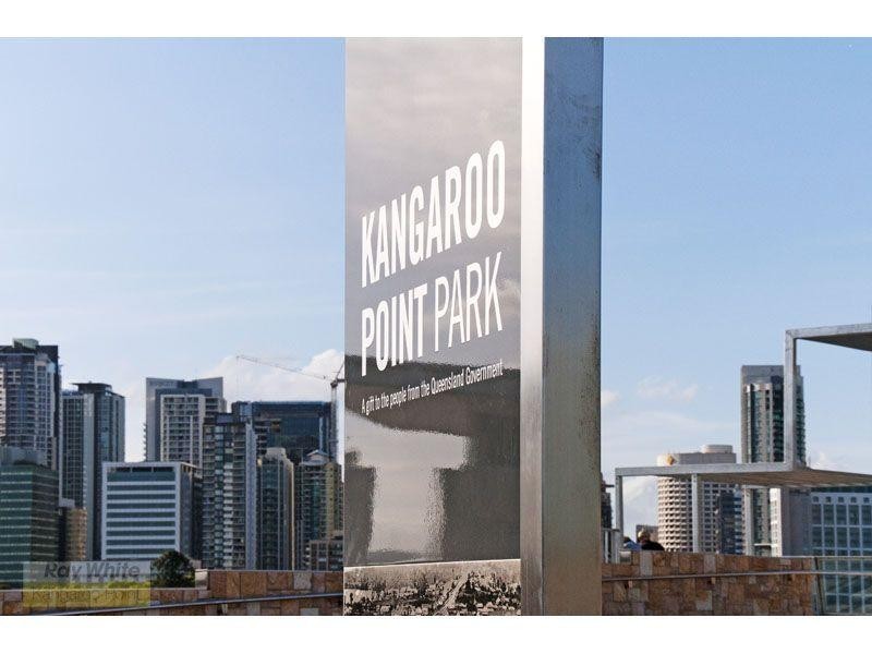 24 Rawlins Street, Kangaroo Point QLD 4169