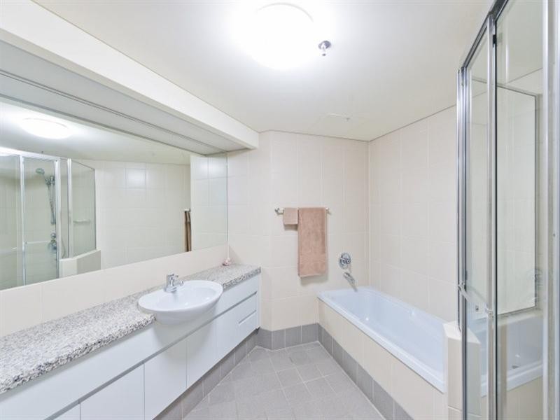 77/42 Ferry Street, Kangaroo Point QLD 4169