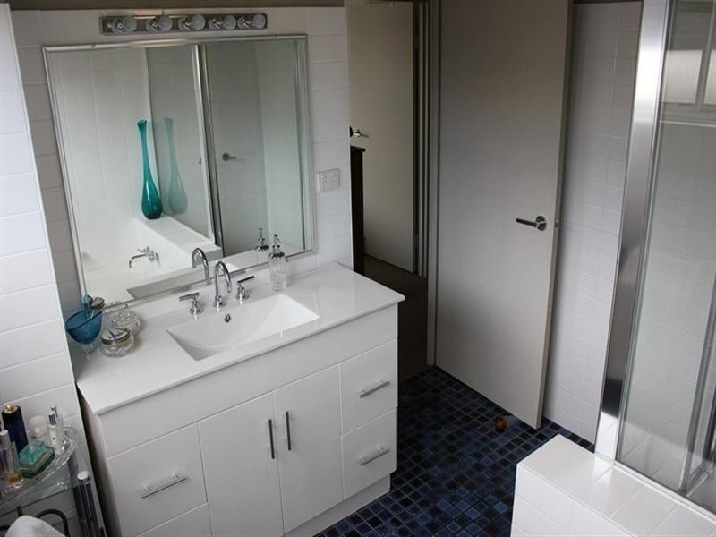 19 Ellis Street, Kangaroo Point QLD 4169