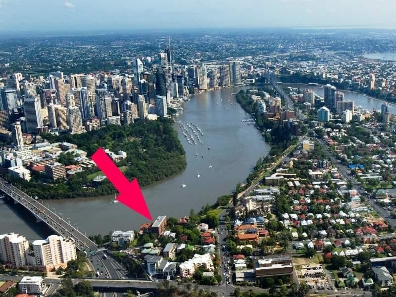 19 Ellis Street, Kangaroo Point QLD 4169