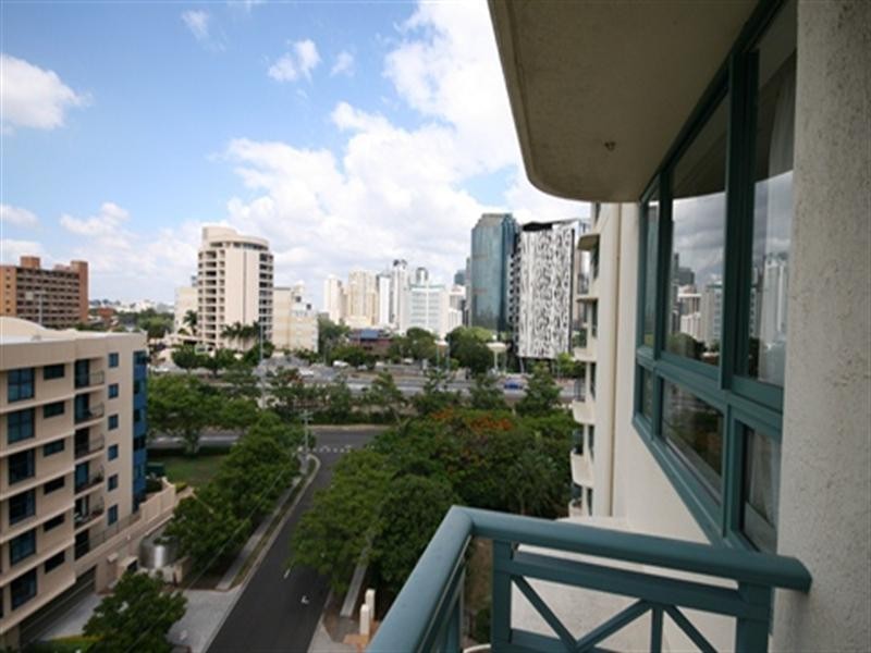 1 Goodwin Street, Kangaroo Point QLD 4169