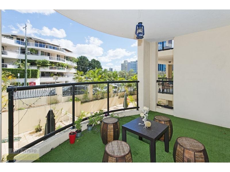 207/36 Macdonald Street, Kangaroo Point QLD 4169