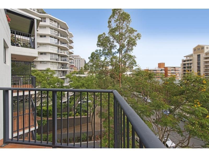 20/75 Thorn Street, Kangaroo Point QLD 4169