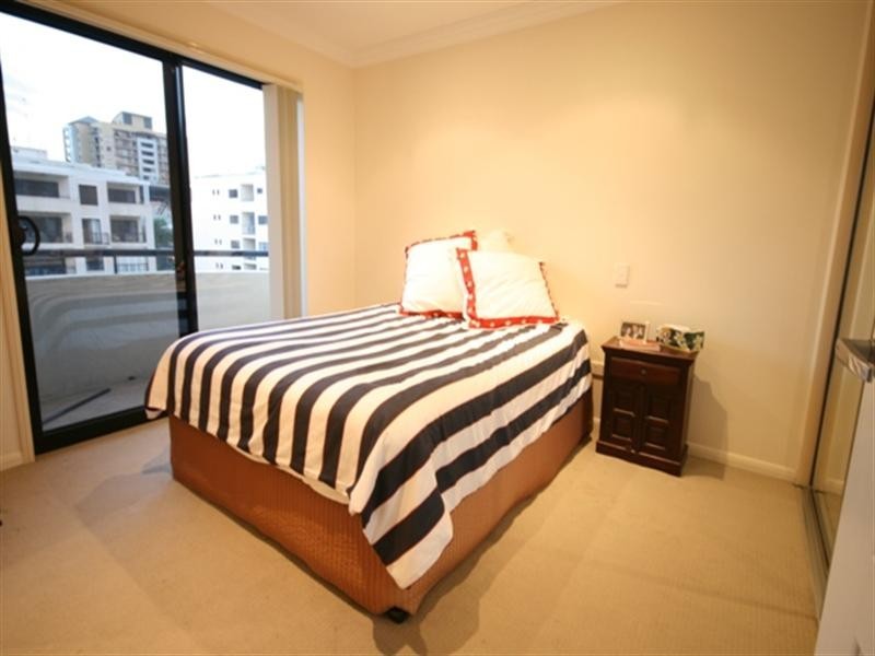 36 MacDonald Street, Kangaroo Point QLD 4169