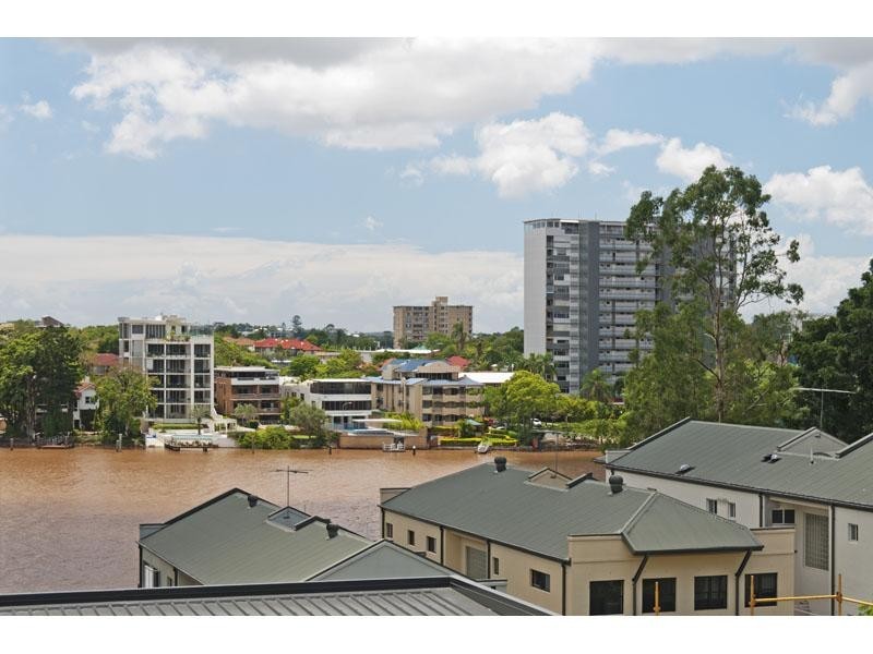 24 Castlebar Street, Kangaroo Point QLD 4169