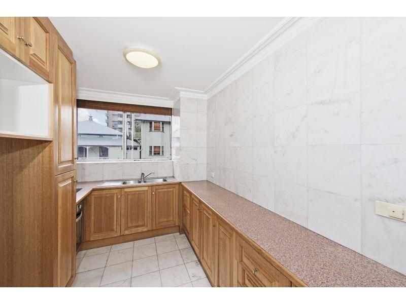 24 Castlebar Street, Kangaroo Point QLD 4169