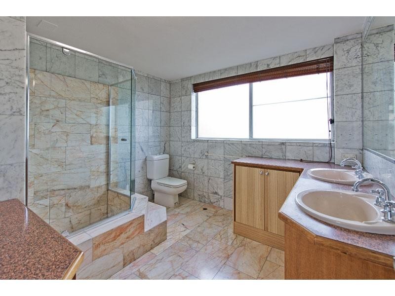 24 Castlebar Street, Kangaroo Point QLD 4169