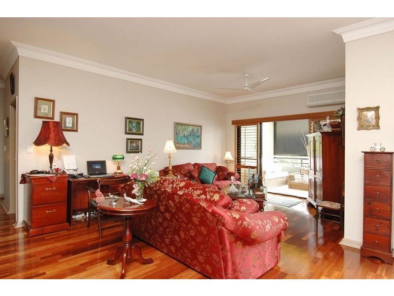 39 Cairns Street, Kangaroo Point QLD 4169