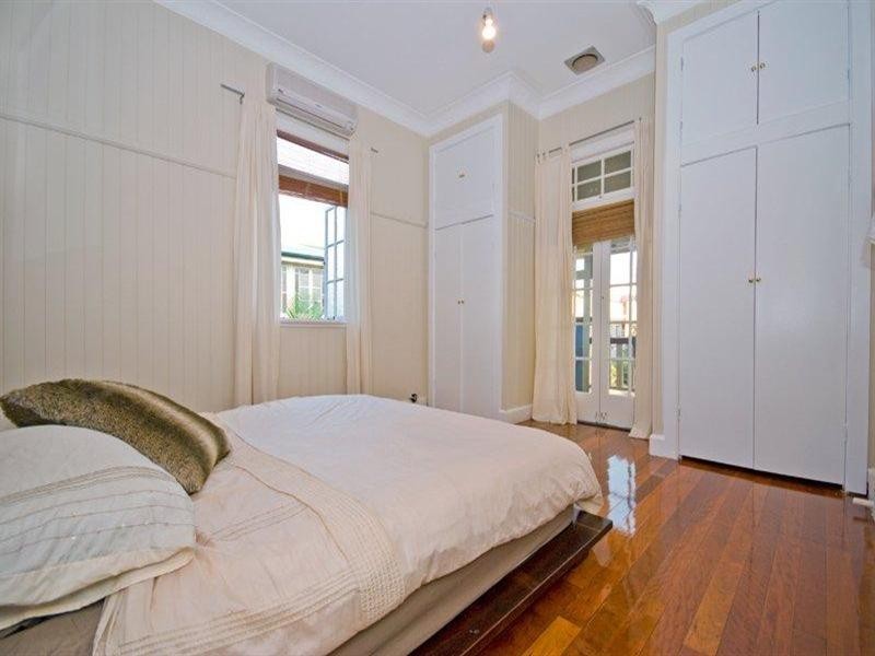 6 Lomond Terrace, East Brisbane QLD 4169