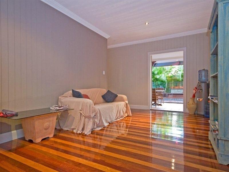 6 Lomond Terrace, East Brisbane QLD 4169