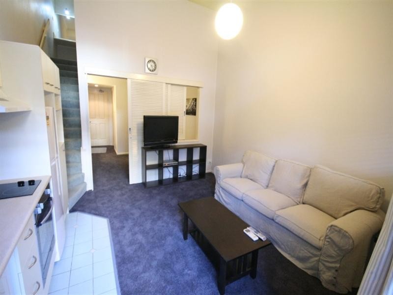 85 Deakin Street, Kangaroo Point QLD 4169