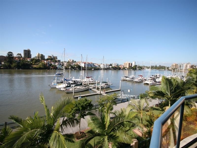 Villa 10/2 Goodwin Street, Kangaroo Point QLD 4169