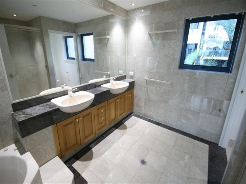 Villa 10/2 Goodwin Street, Kangaroo Point QLD 4169