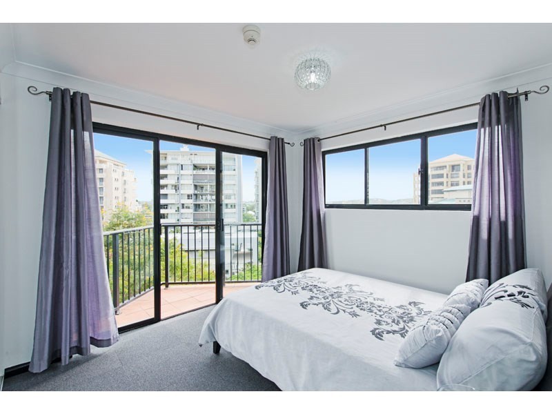 75 Thorn Street, Kangaroo Point QLD 4169