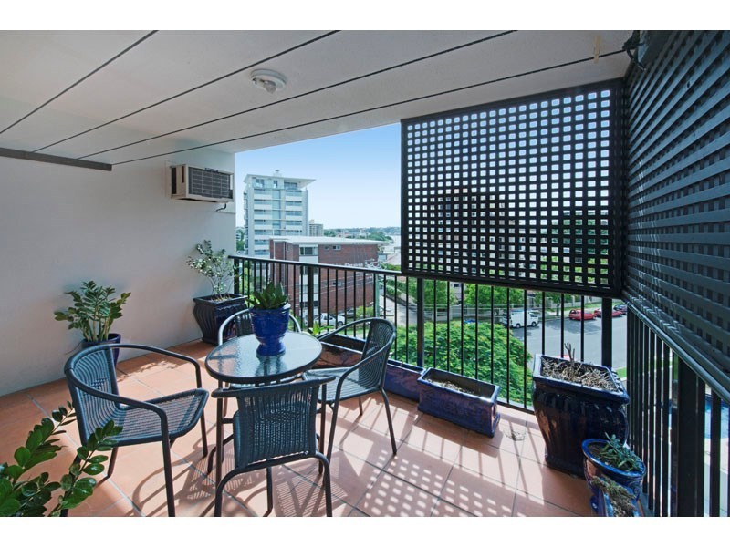 75 Thorn Street, Kangaroo Point QLD 4169