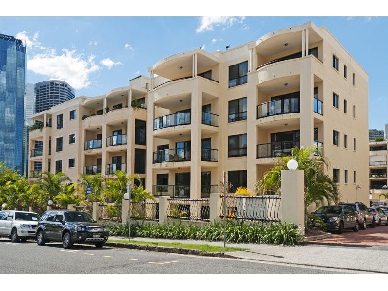 36 MacDonald Street, Kangaroo Point QLD 4169