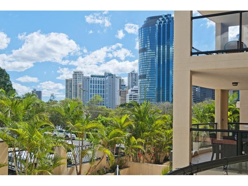 36 MacDonald Street, Kangaroo Point QLD 4169
