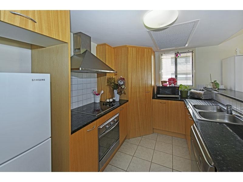 36 MacDonald Street, Kangaroo Point QLD 4169