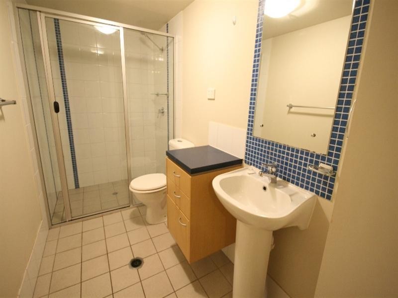 19 Thorn Street, Kangaroo Point QLD 4169