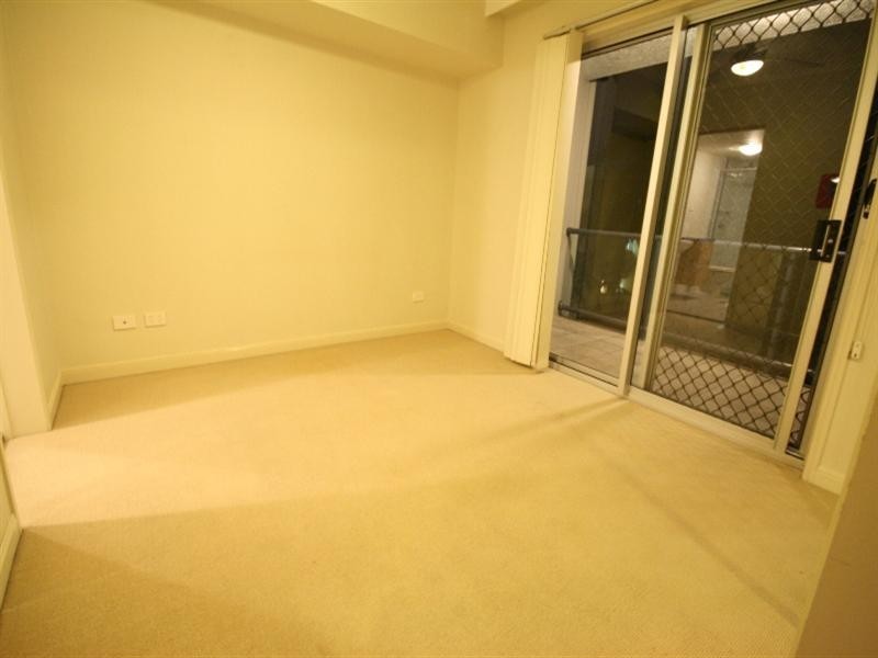 19 Thorn Street, Kangaroo Point QLD 4169