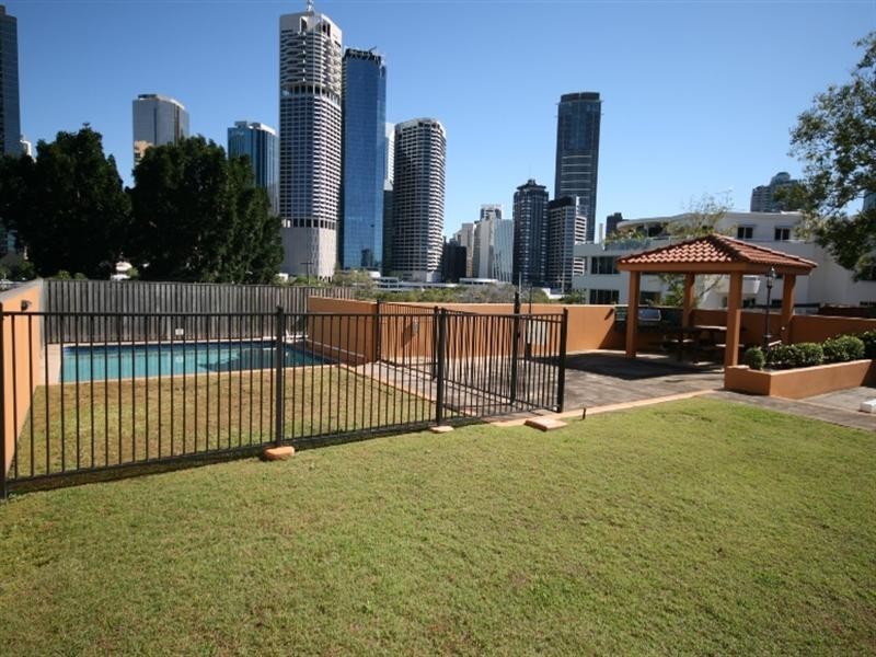 235 Main Street, Kangaroo Point QLD 4169