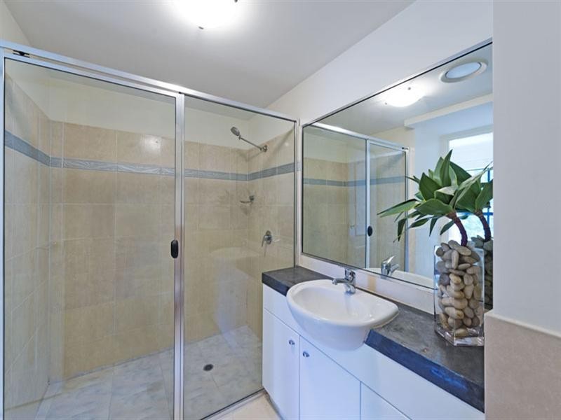 165 Main Street, Kangaroo Point QLD 4169