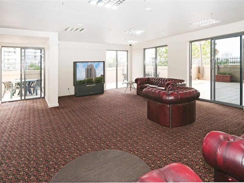 711/9 Castlebar Street, Kangaroo Point QLD 4169