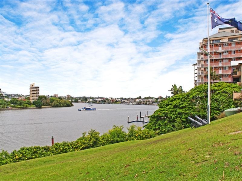 711/9 Castlebar Street, Kangaroo Point QLD 4169