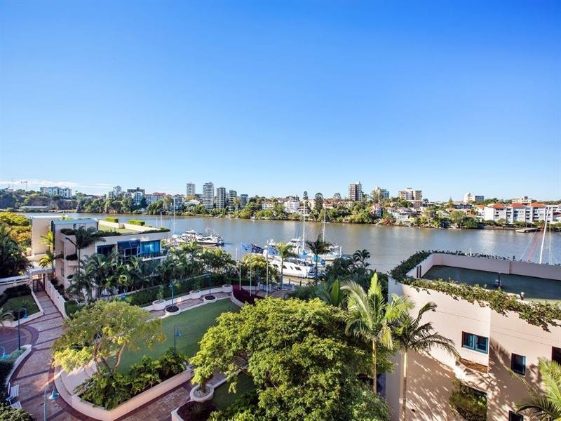 21/2 Goodwin Street, Kangaroo Point QLD 4169