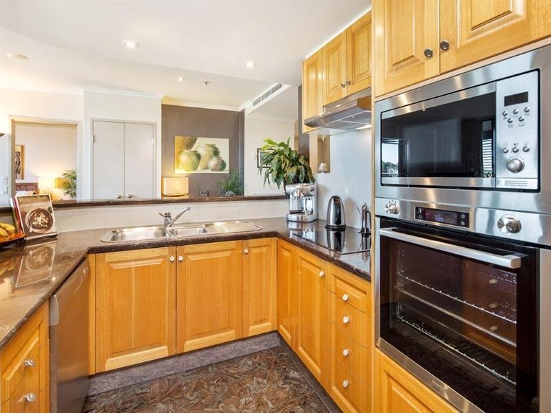 21/2 Goodwin Street, Kangaroo Point QLD 4169