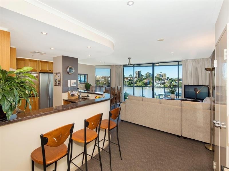 21/2 Goodwin Street, Kangaroo Point QLD 4169