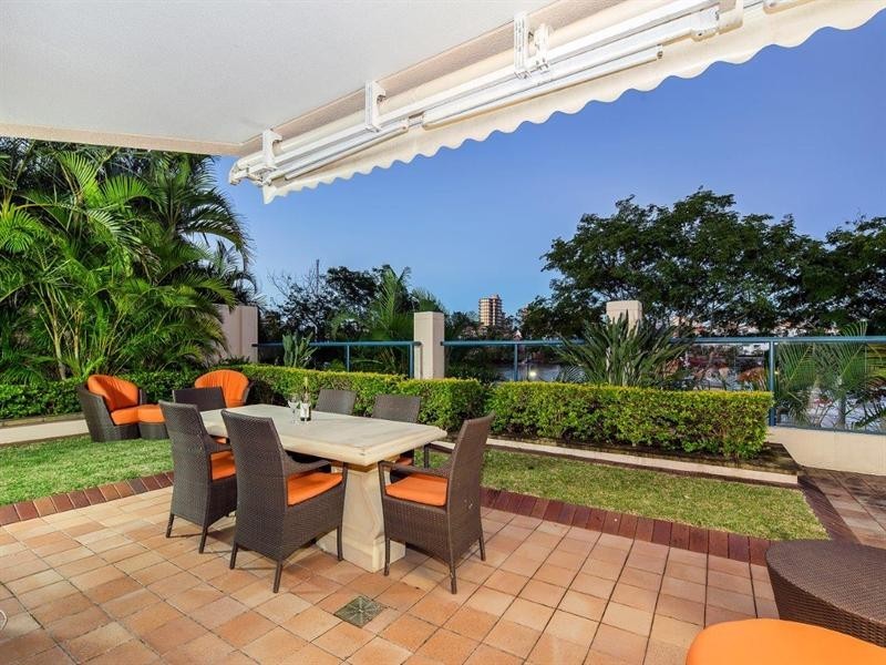 1/2 Goodwin Street, Kangaroo Point QLD 4169