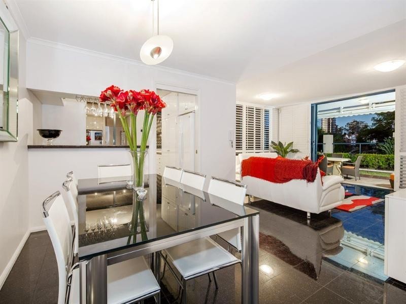 1/2 Goodwin Street, Kangaroo Point QLD 4169