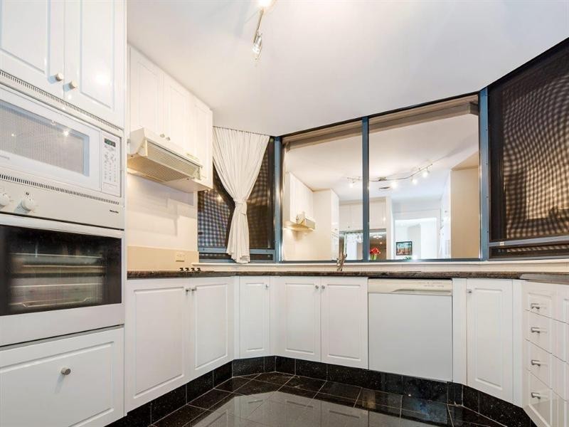 1/2 Goodwin Street, Kangaroo Point QLD 4169