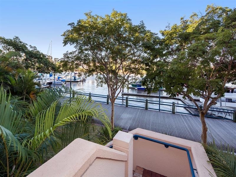 1/2 Goodwin Street, Kangaroo Point QLD 4169