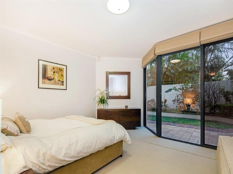 1/2 Goodwin Street, Kangaroo Point QLD 4169