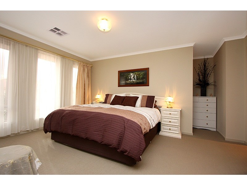7 Navigator Parade, Smithfield SA 5114