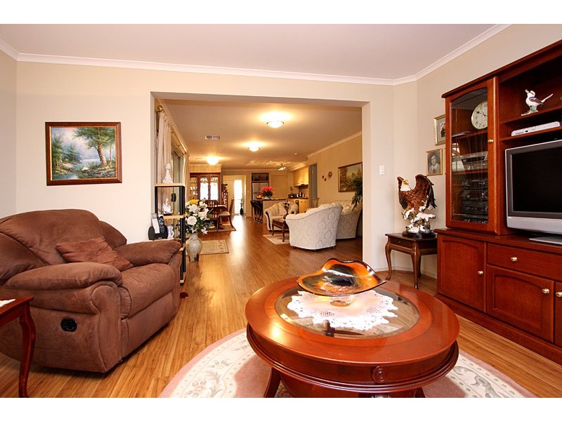 7 Navigator Parade, Smithfield SA 5114