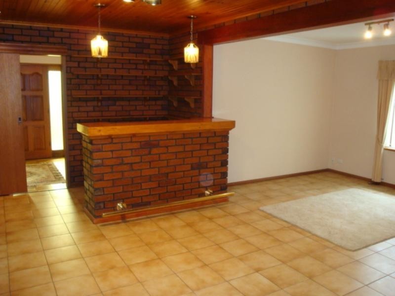 4 Mary Court, Hillbank SA 5112